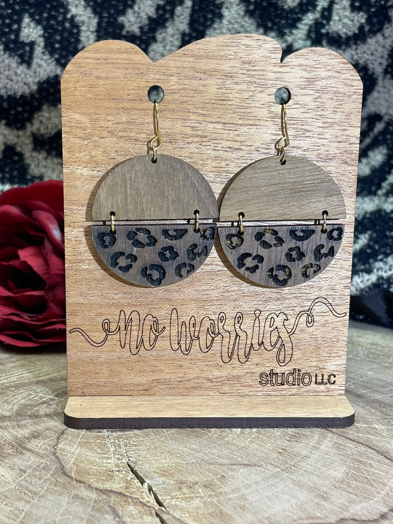 Earrings monogram, leopard round